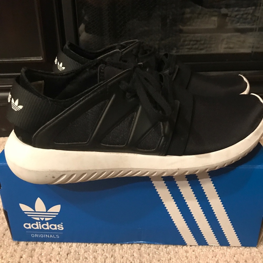 WOMENS ADIDAS TUBULAR VIRAL